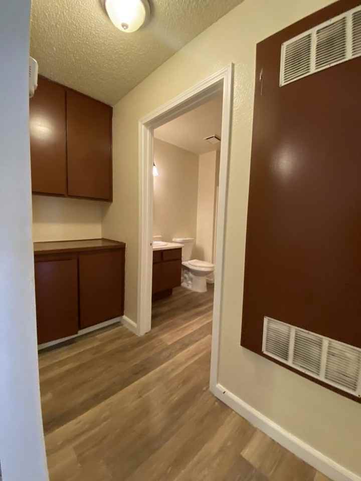 Move-In Special $595 On Approved Credit! 1 & 2 Bd, 1 Ba Adelanto Apartment Home! - Photo 5 of 8