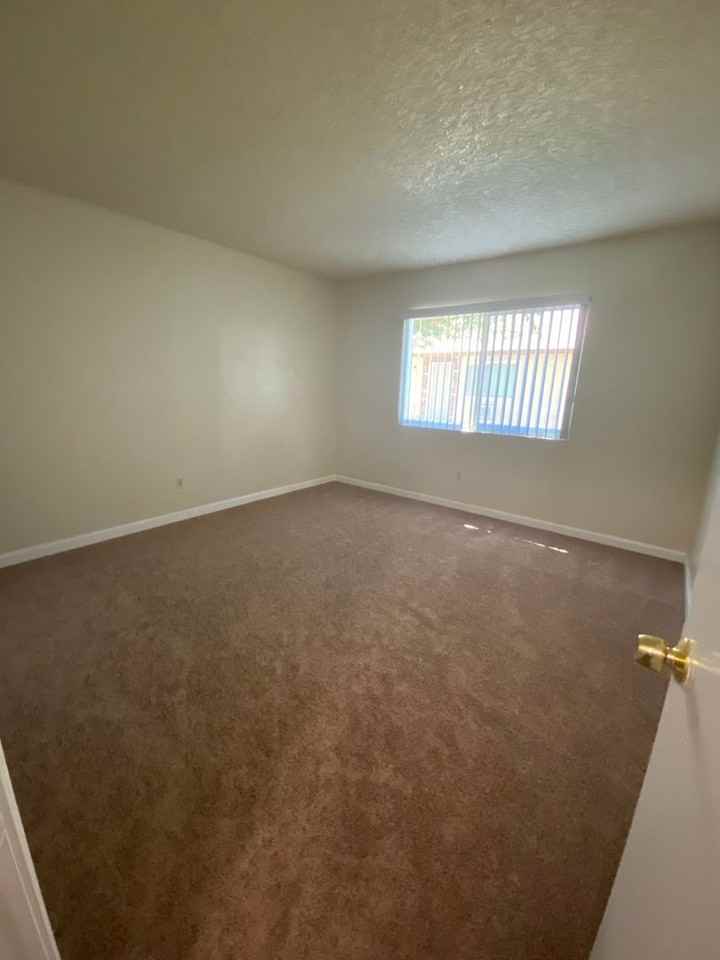 Move-In Special $595 On Approved Credit! 1 & 2 Bd, 1 Ba Adelanto Apartment Home! - Photo 7 of 8