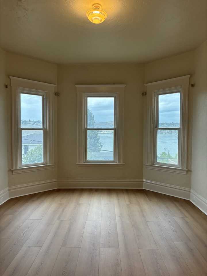 417 Winslow St #1 - Photo 6 of 19