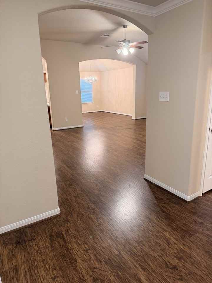 12402 Ridgecrest Drive - Photo 3 of 13
