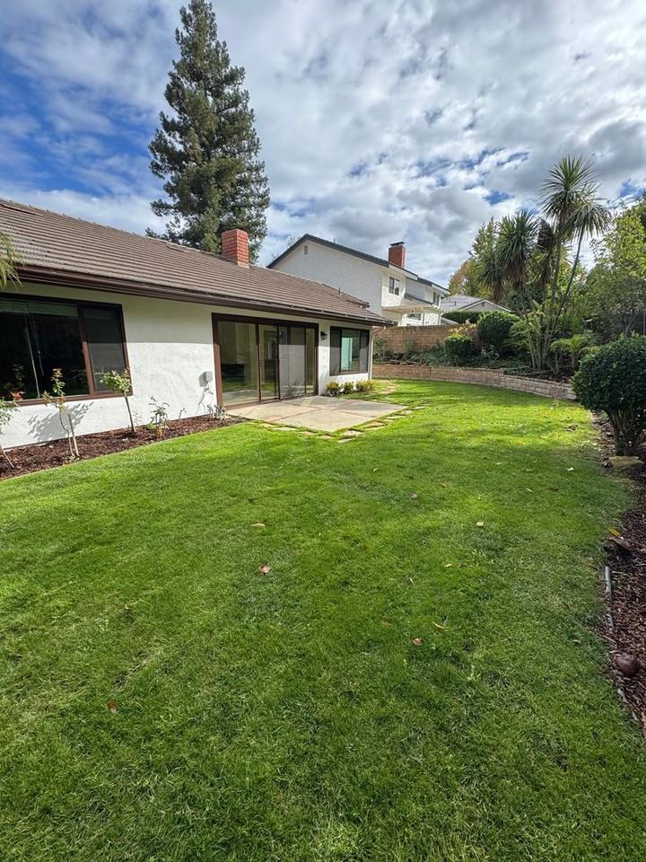 893 Blue Spring Dr - Photo 7 of 30