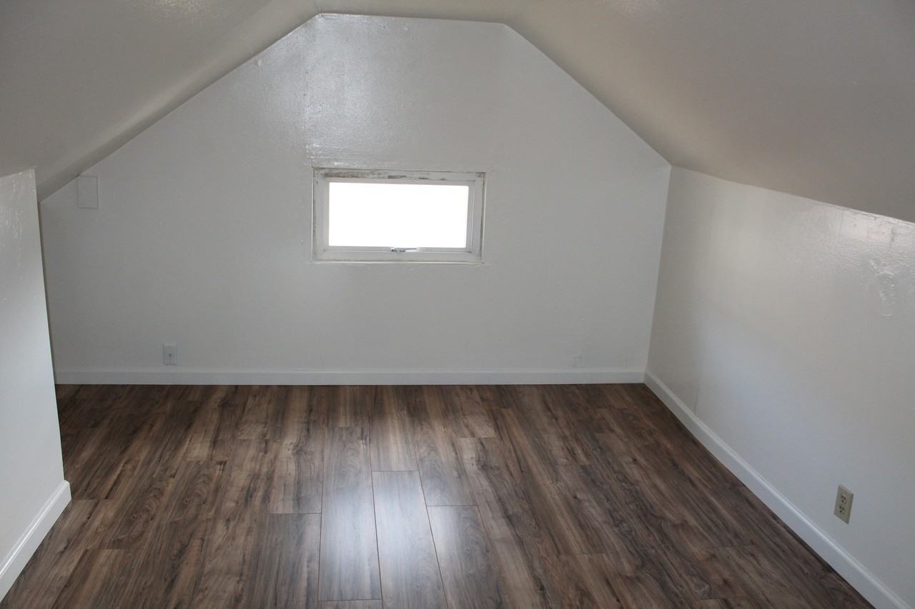 329 Mckinley St - Photo 5 of 12