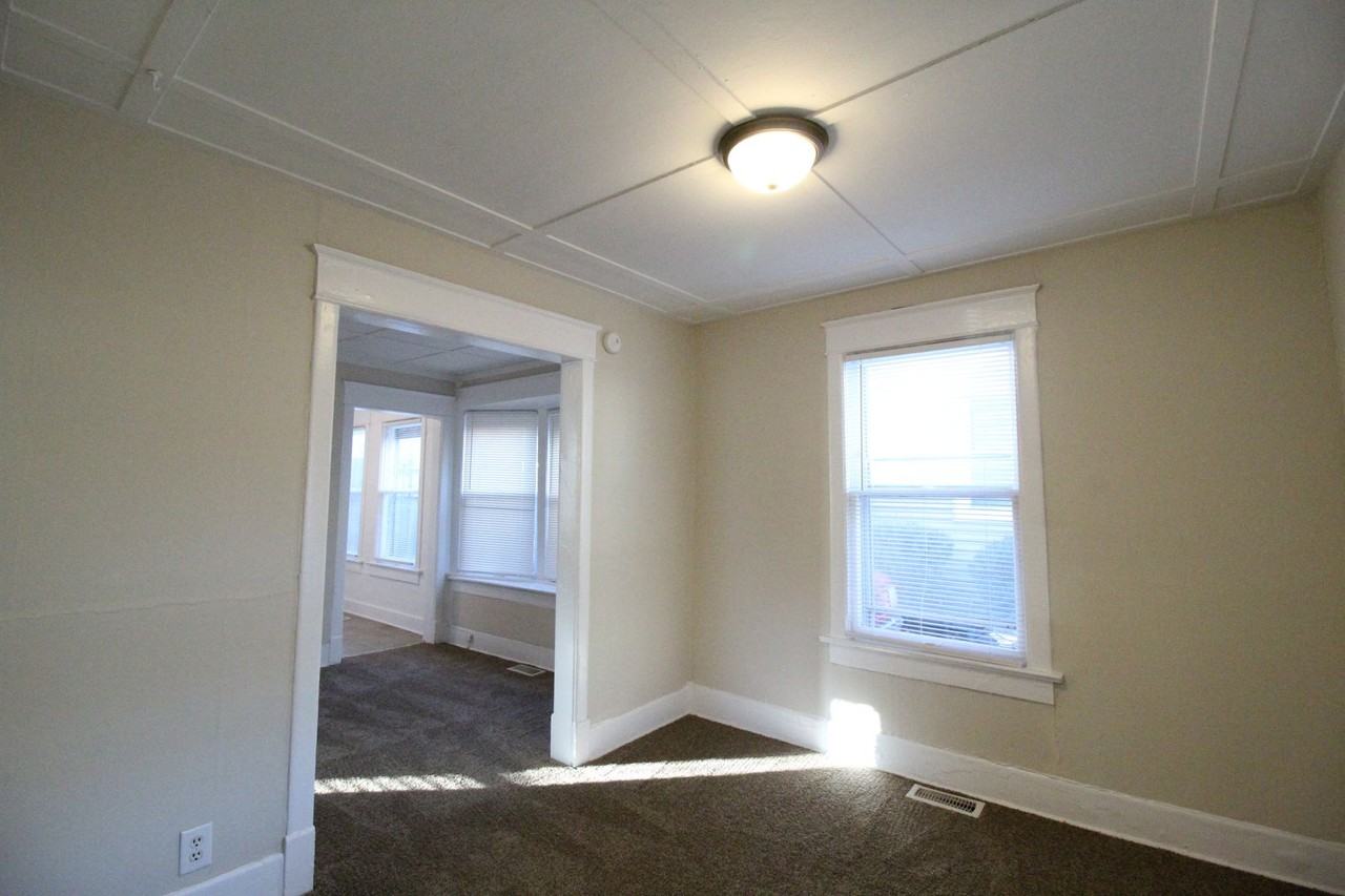 4238 Wyoming St - Photo 4 of 10
