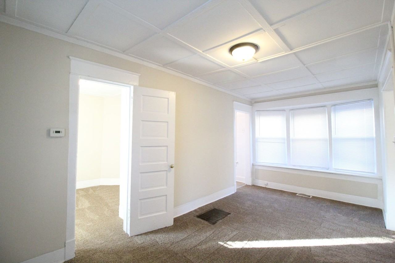 4238 Wyoming St - Photo 5 of 10