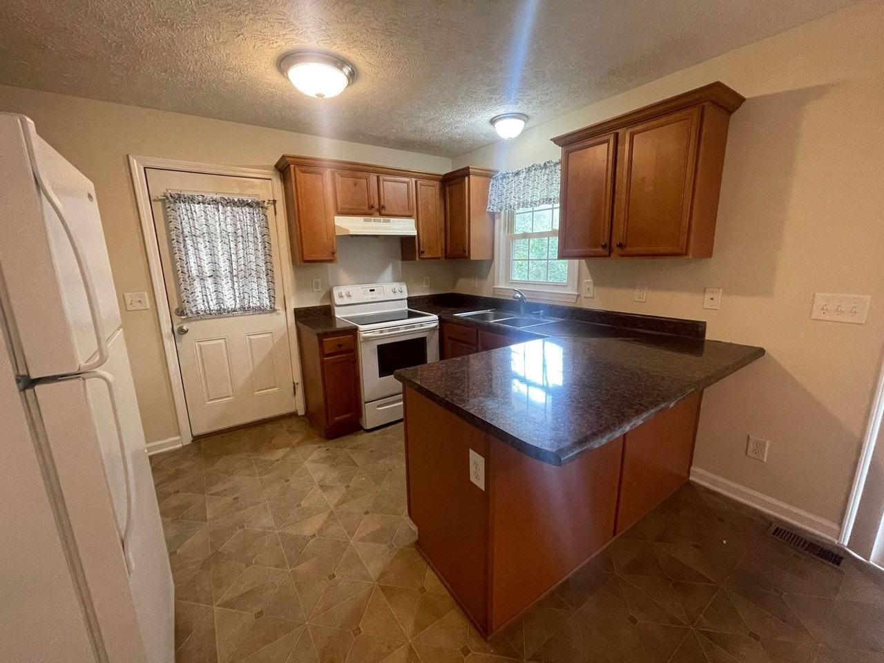 5039 Coker Street - Photo 3 of 32