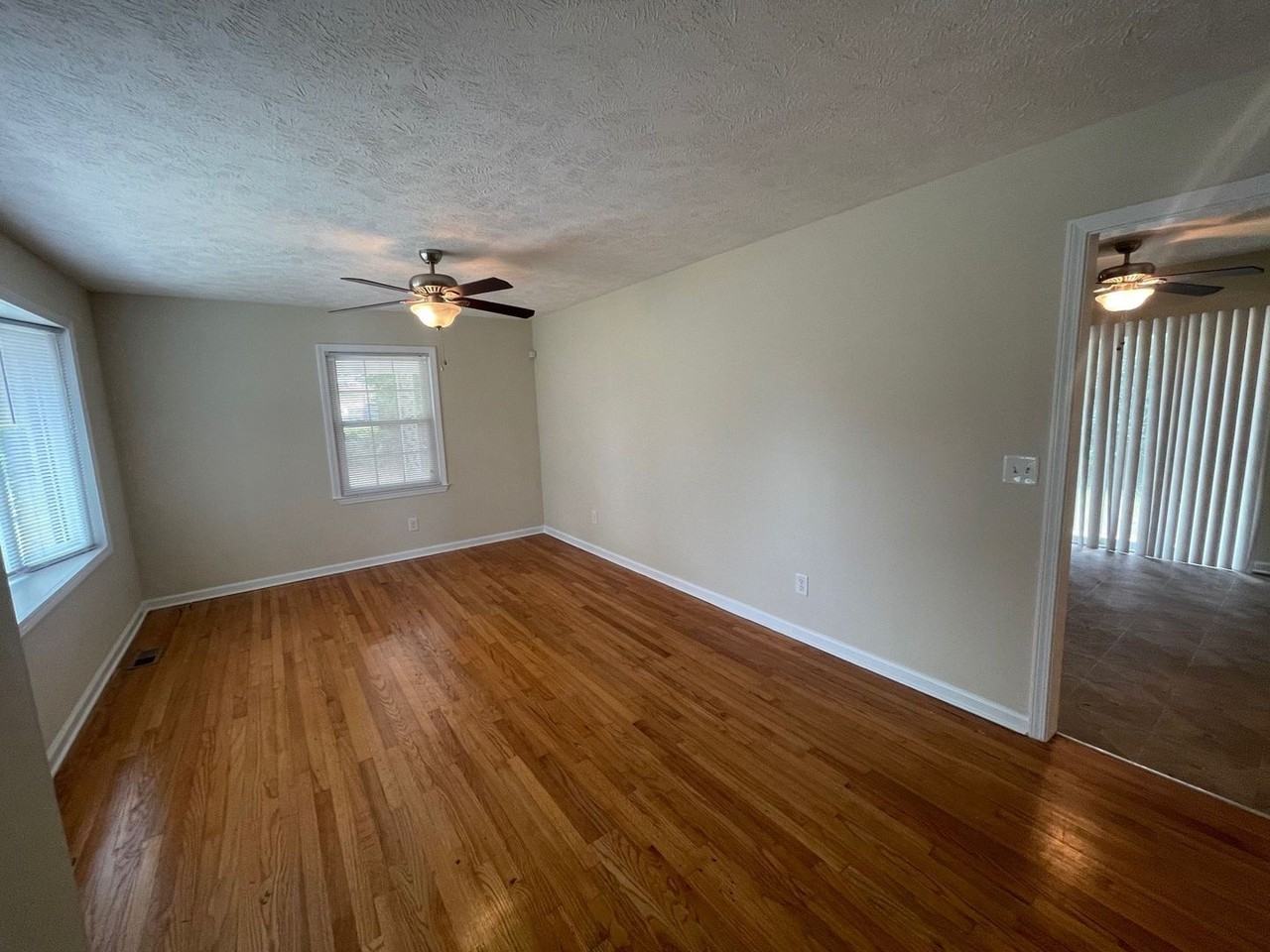 5039 Coker Street - Photo 6 of 32