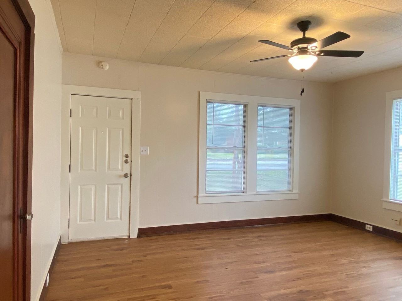 1415 North Wall Street - Photo 2 of 25