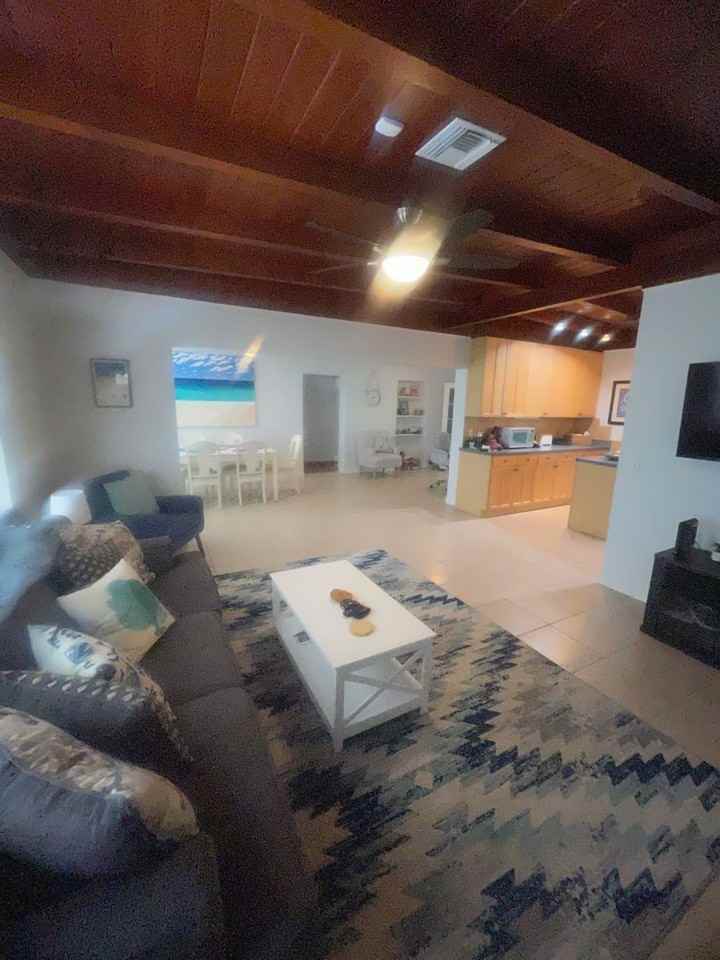 428 Court Street - Photo 4 of 18