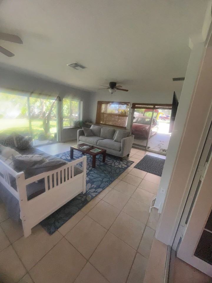 428 Court Street - Photo 6 of 18