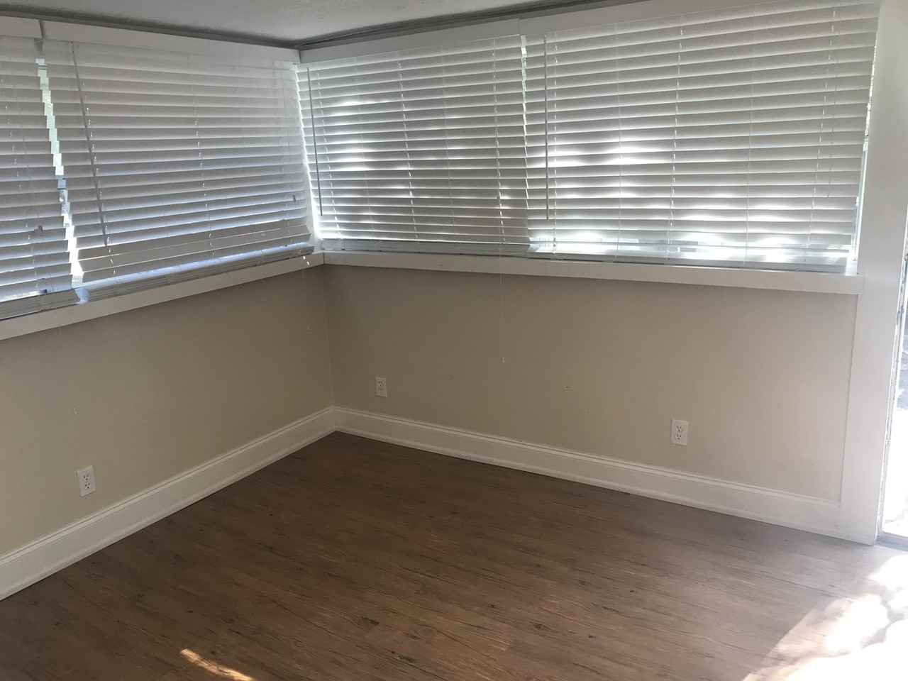 306 N Fremont Ave - Photo 5 of 17