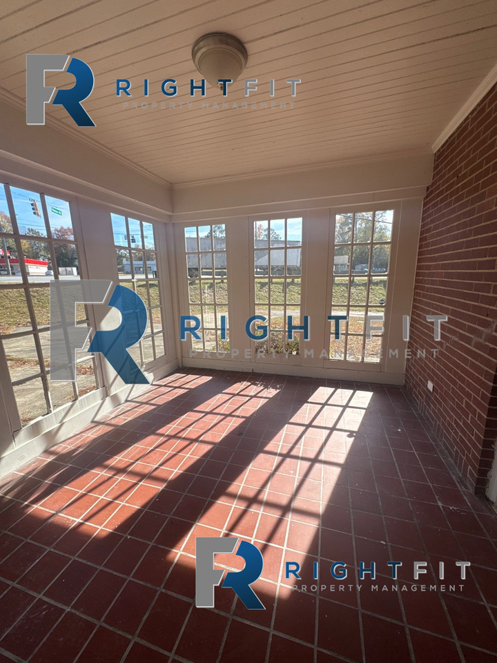 4383 Wilson Street - Photo 6 of 10