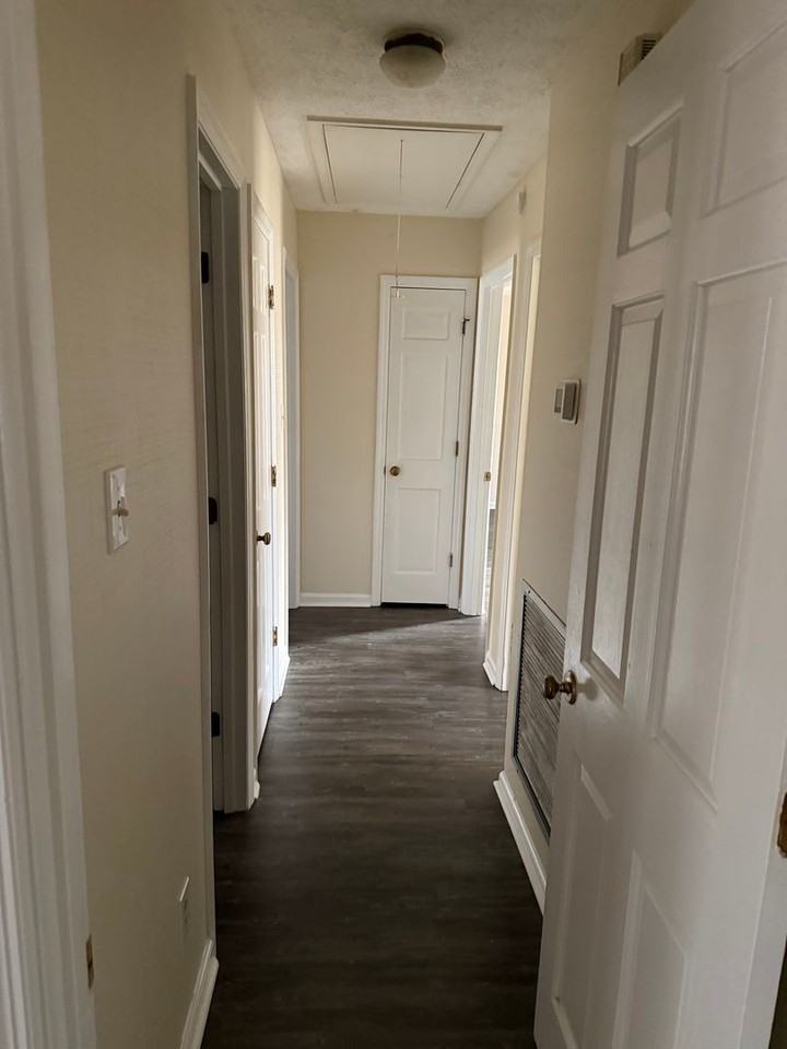 2723 Westgate Dr - Photo 4 of 17