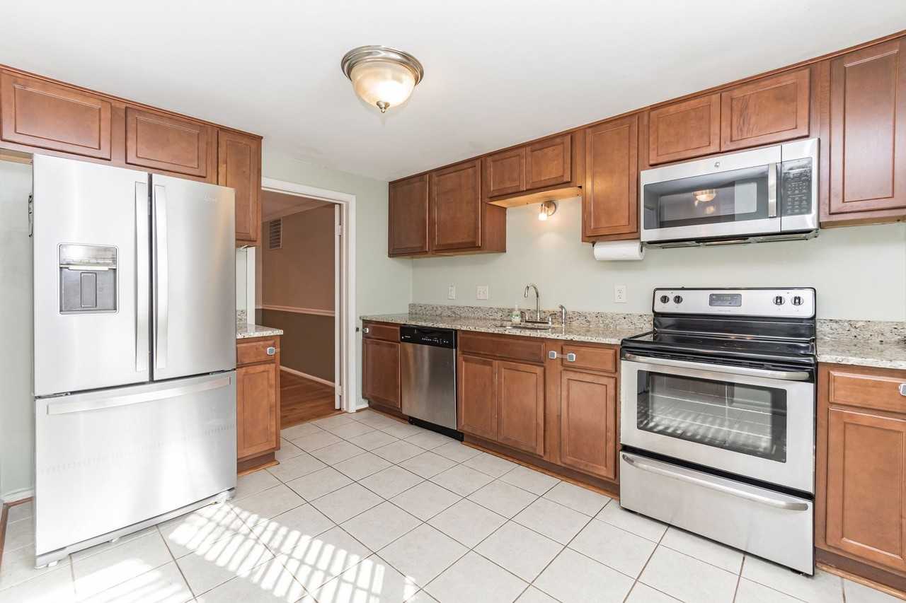 10110 Walnut Wood Court - Photo 6 of 29