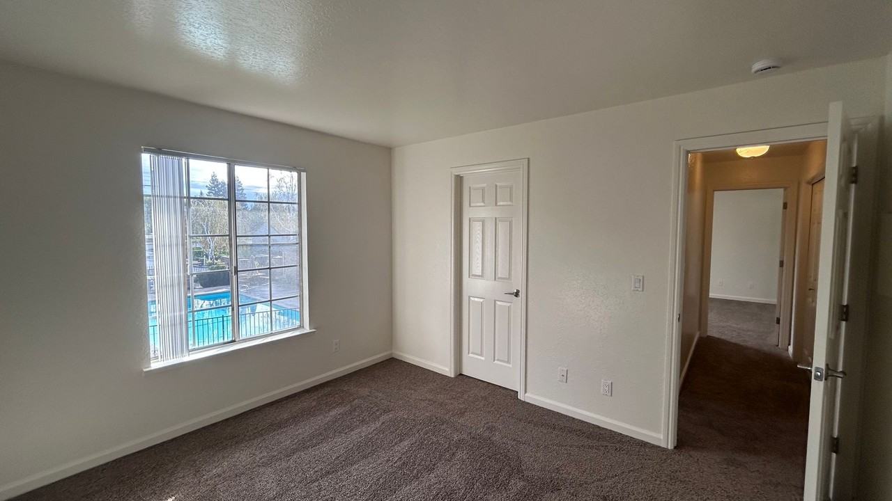 3945 Dale Road - Photo 7 of 16