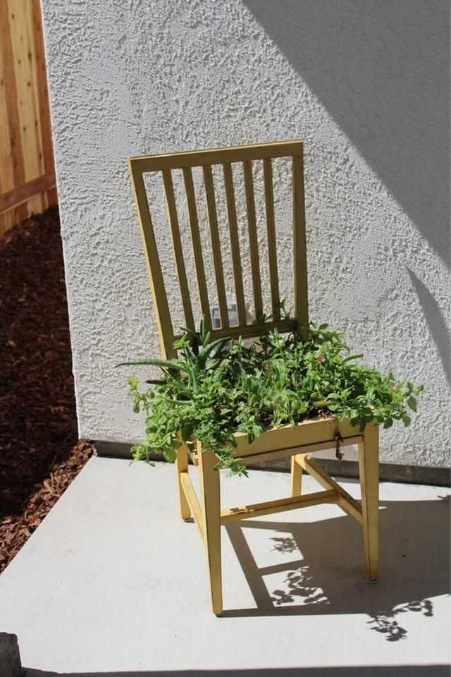 7905 Farnell Way - Photo 3 of 13