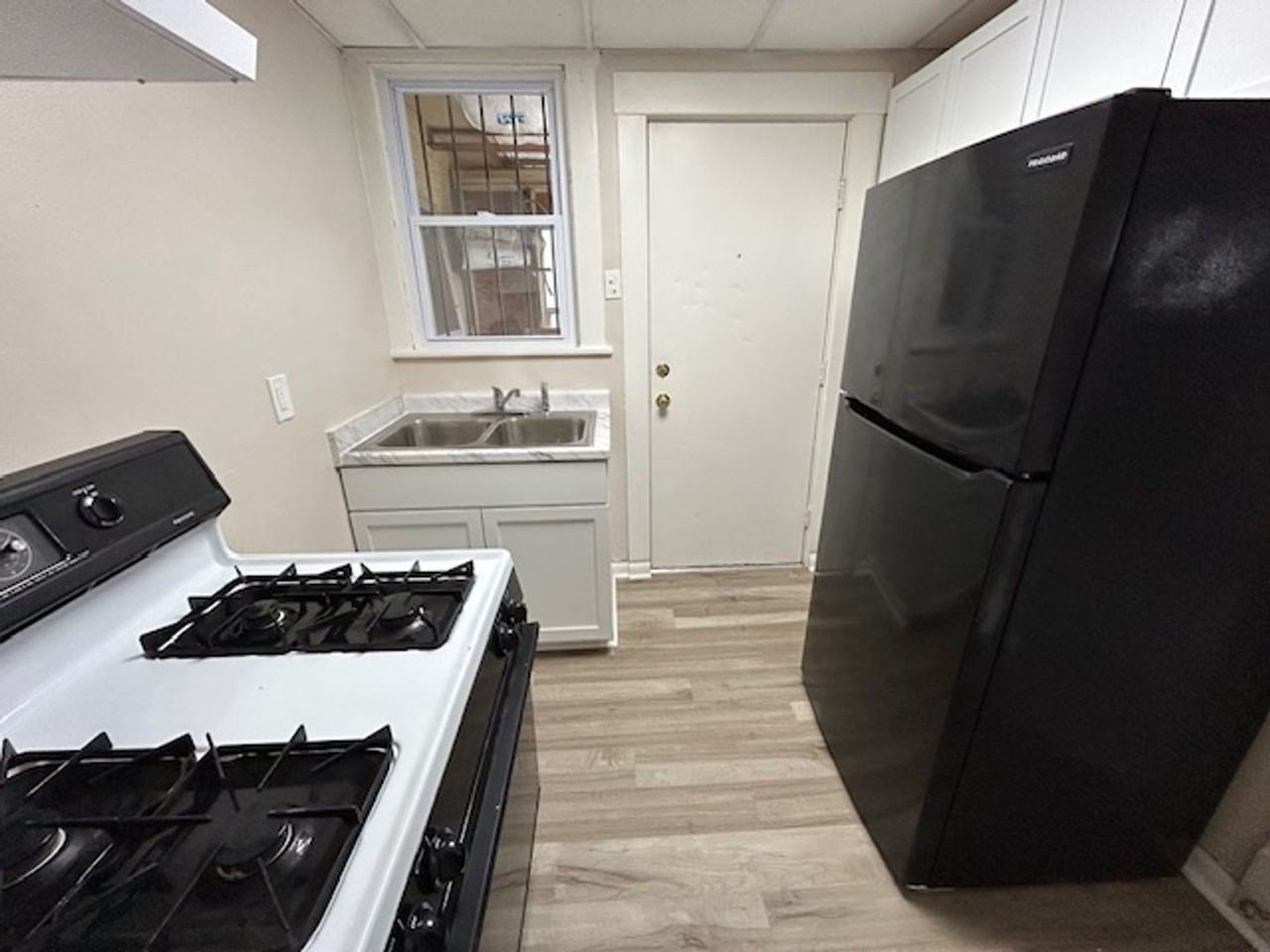 518 Lake Ave - Photo 4 of 36