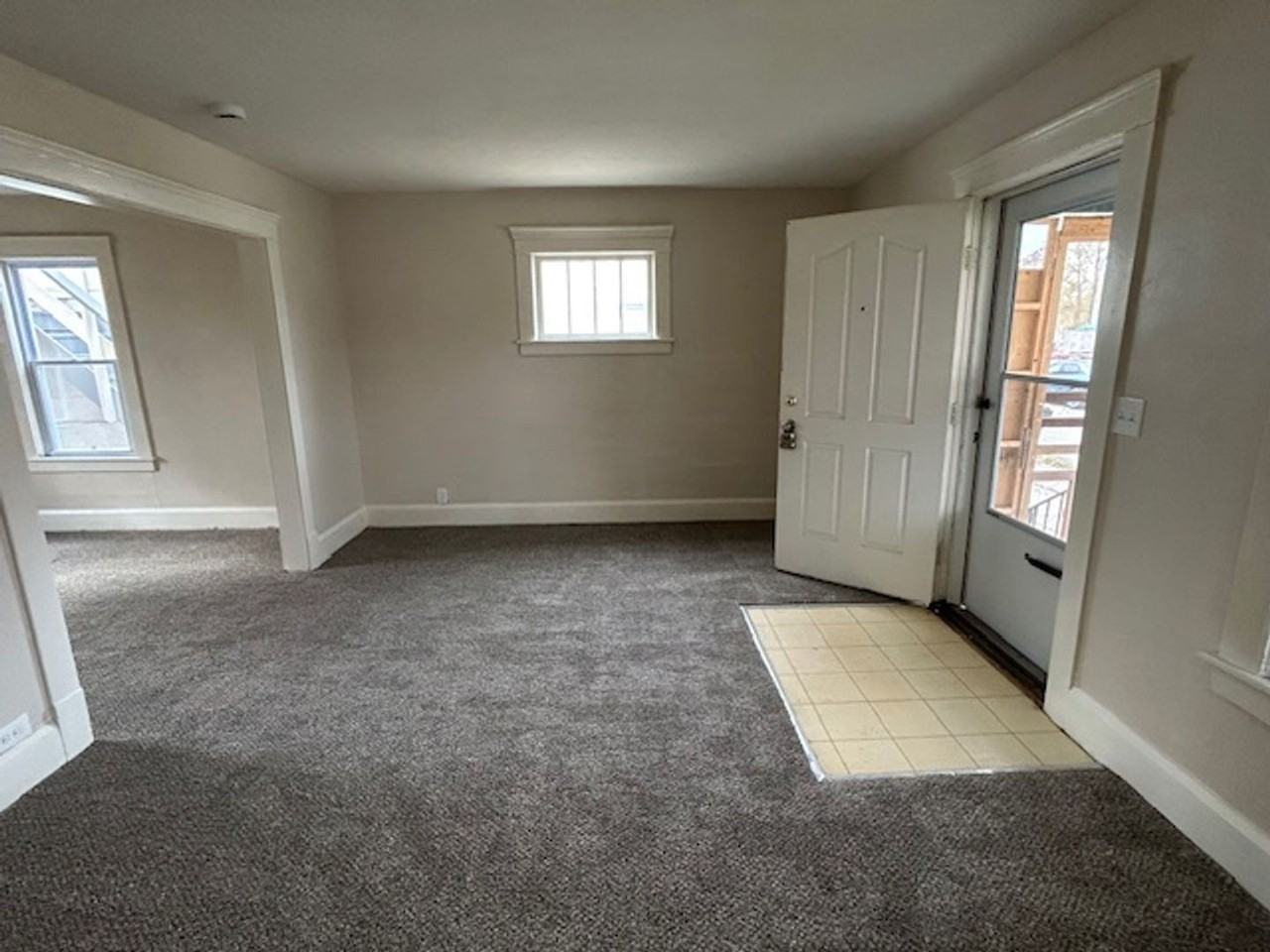 518 Lake Ave - Photo 7 of 36