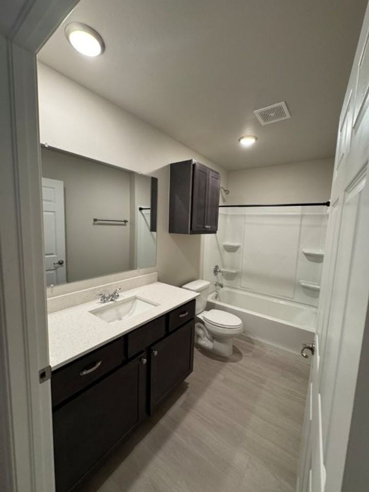 793 Northeast 4th Street - Photo 6 of 11