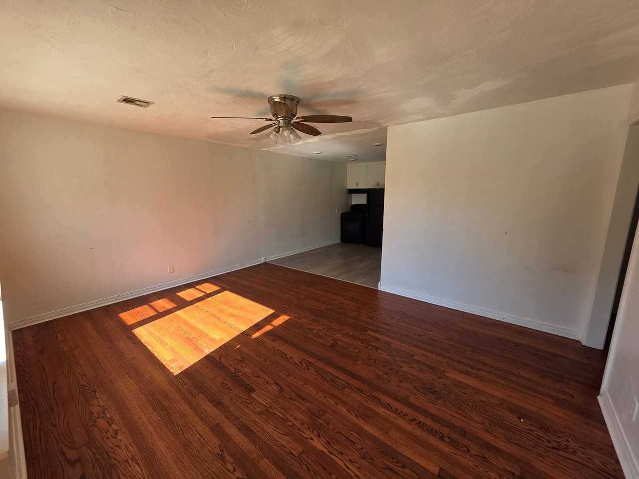 1707 Brighton Avenue - Photo 2 of 7