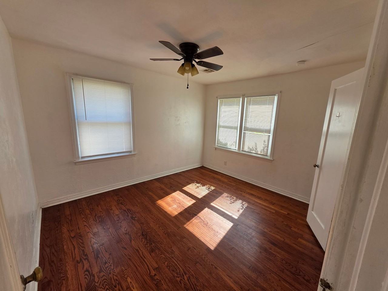 1707 Brighton Avenue - Photo 4 of 7