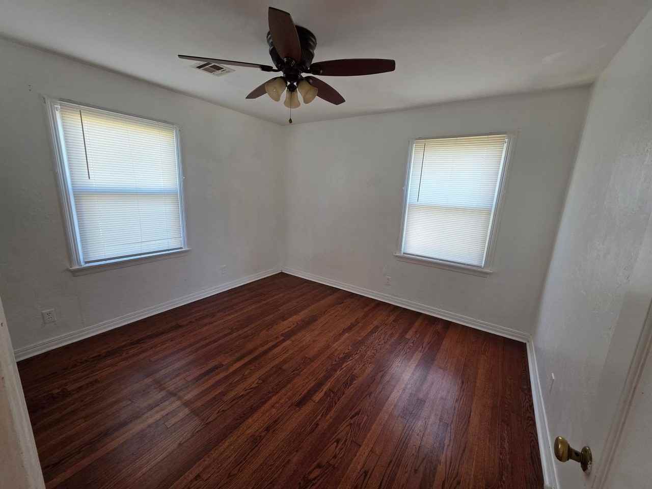 1707 Brighton Avenue - Photo 5 of 7