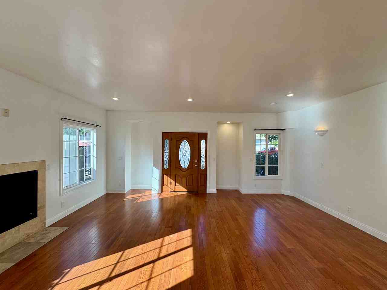 1764 Orizaba Avenue - Photo 2 of 32