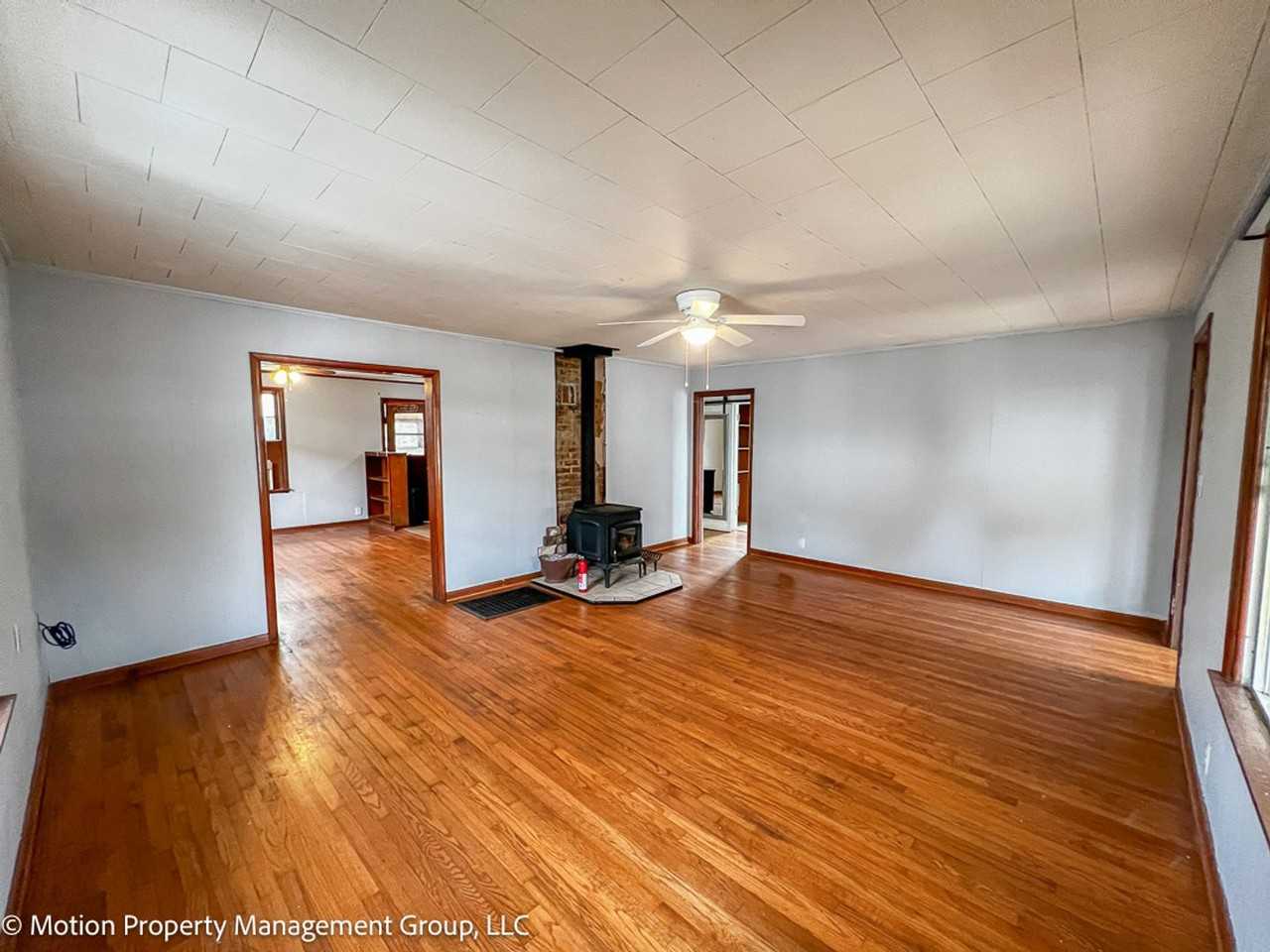 1814 S Holly St - Photo 3 of 13