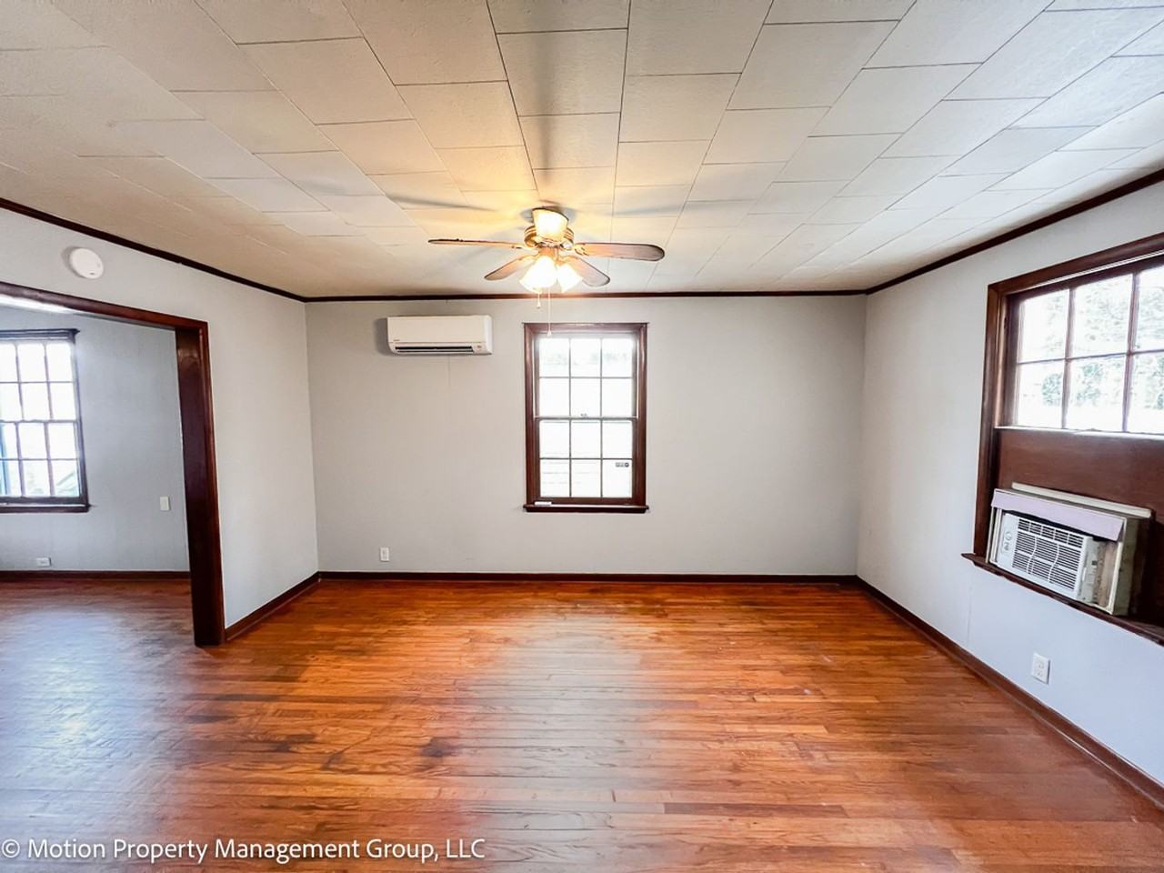 1814 S Holly St - Photo 4 of 13