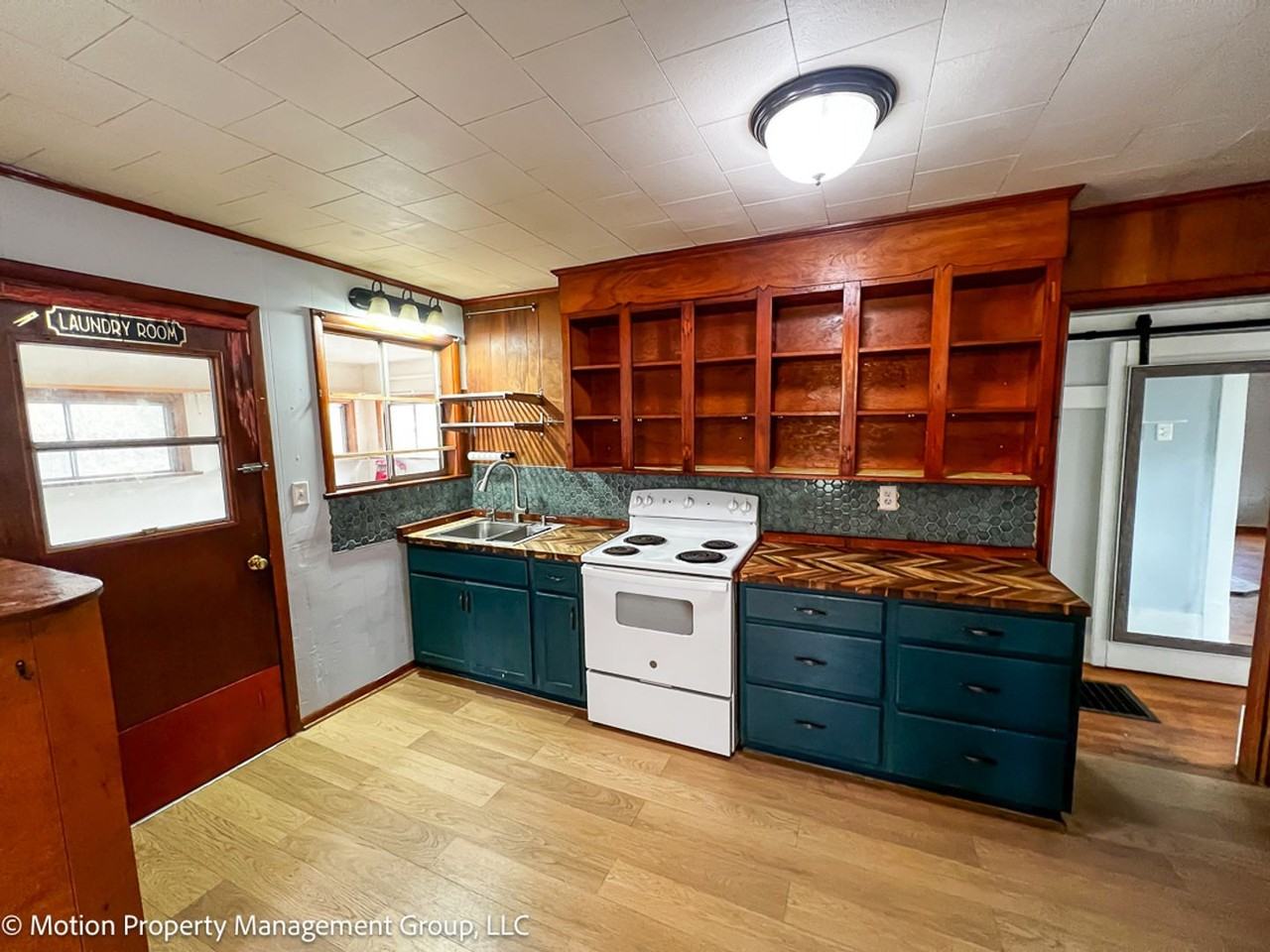 1814 S Holly St - Photo 5 of 13