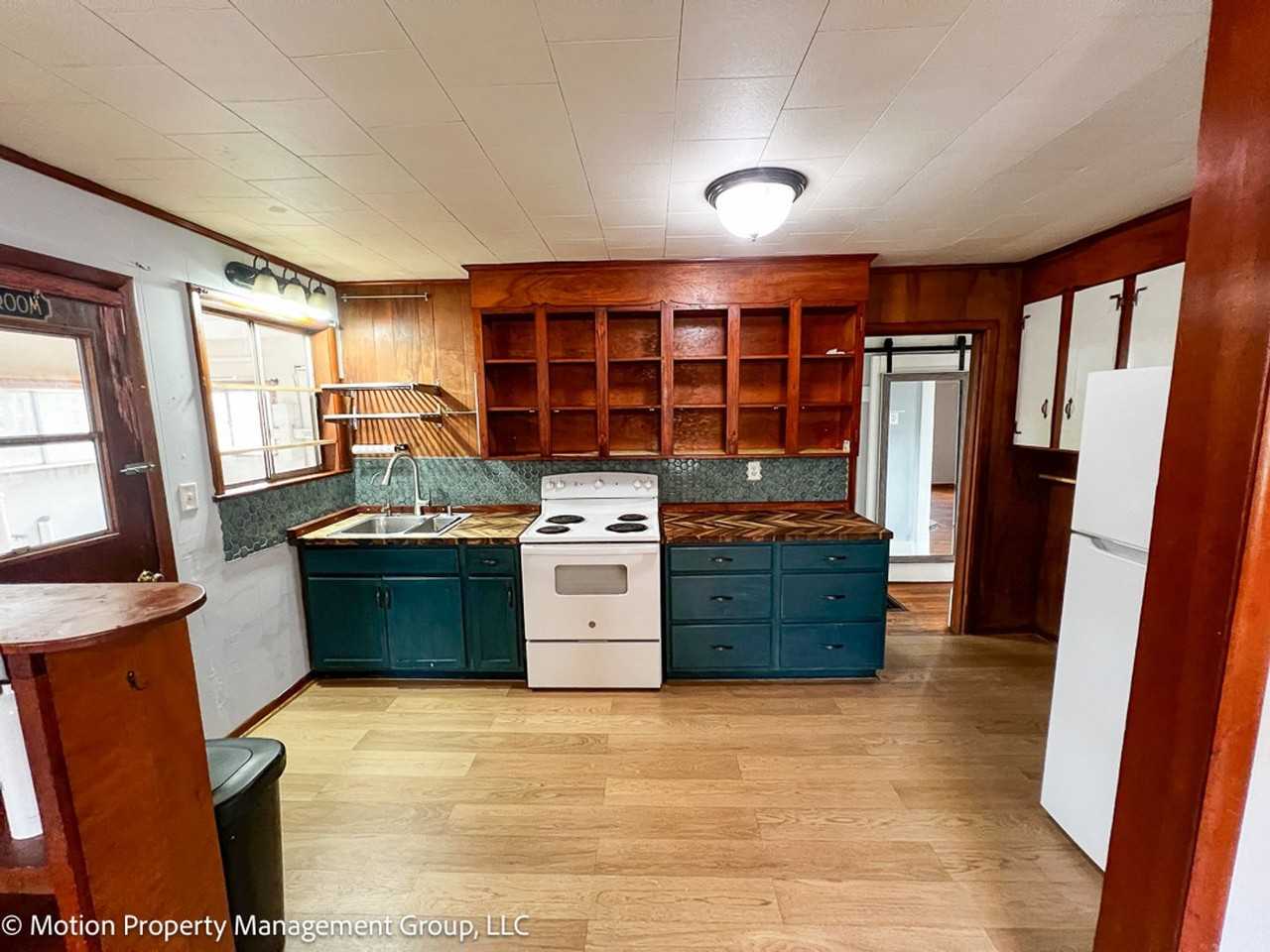 1814 S Holly St - Photo 6 of 13