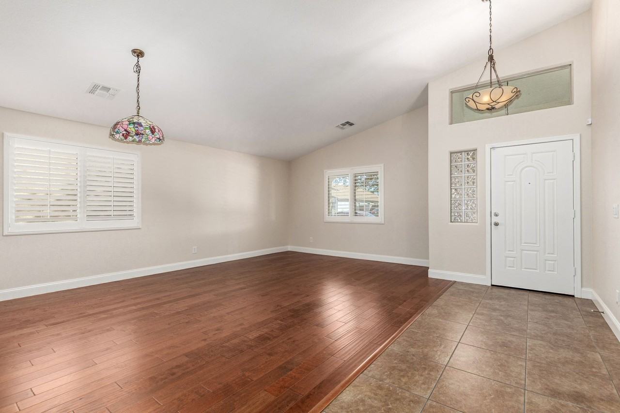 1444 E Baker Dr - Photo 6 of 33