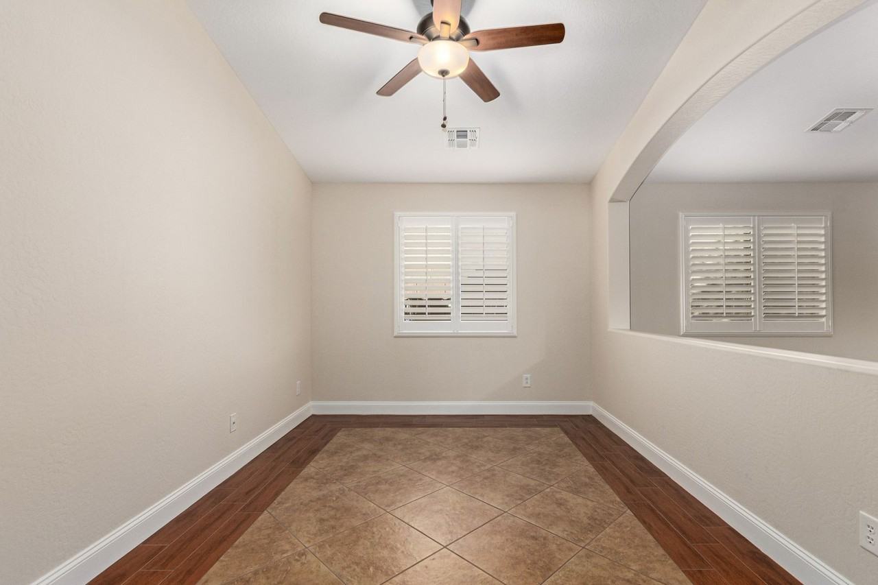 1444 E Baker Dr - Photo 7 of 33