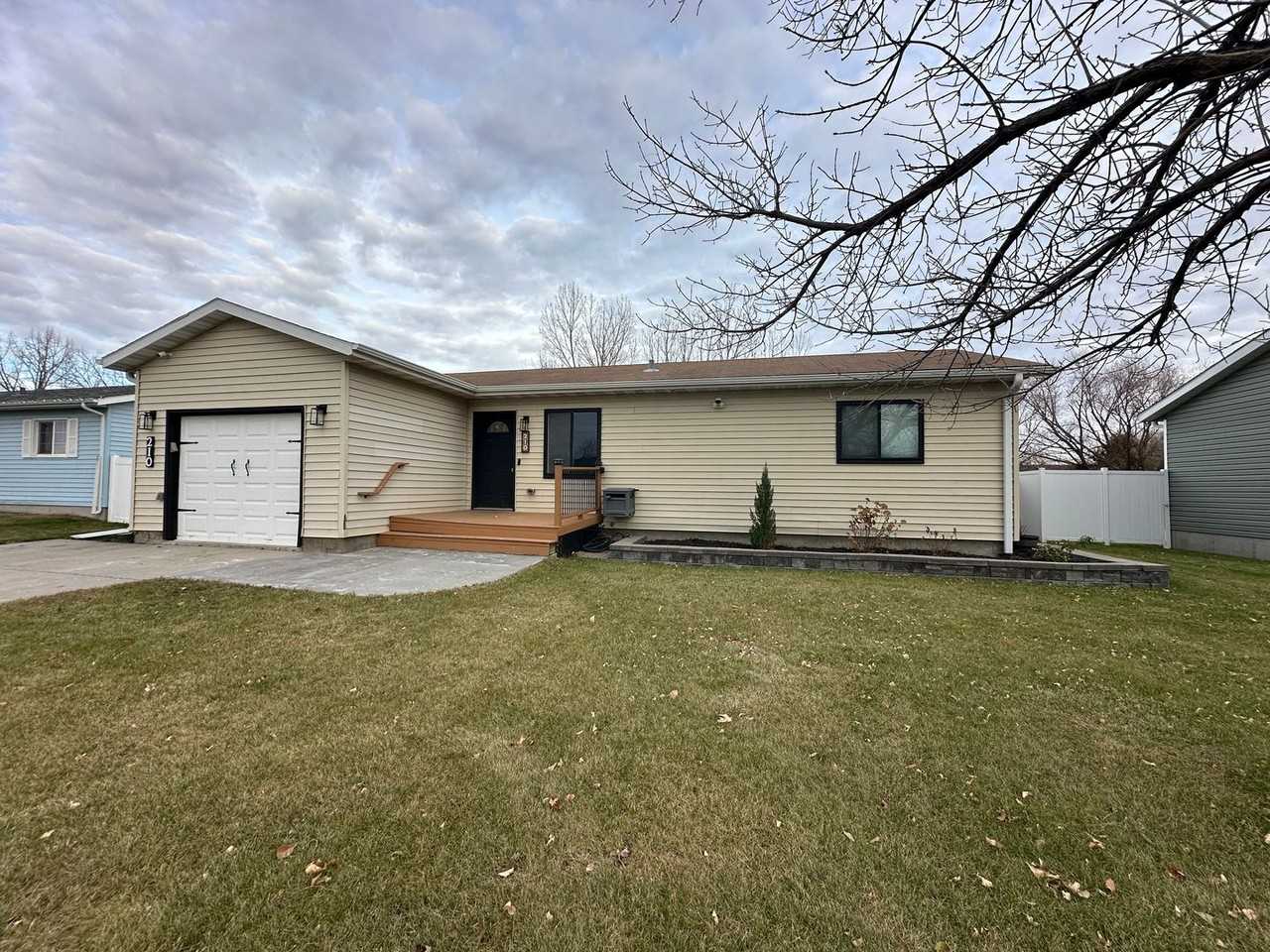 210 3rd St E - Photo 3 of 20