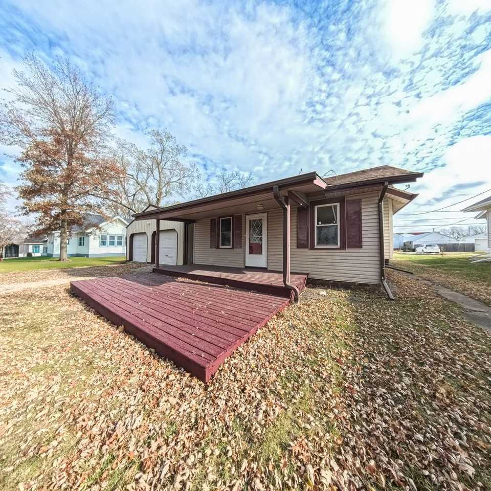 106 Nw 1st St - Photo 2 of 25