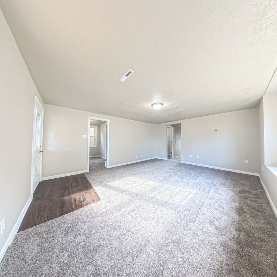 106 Nw 1st St - Photo 6 of 25