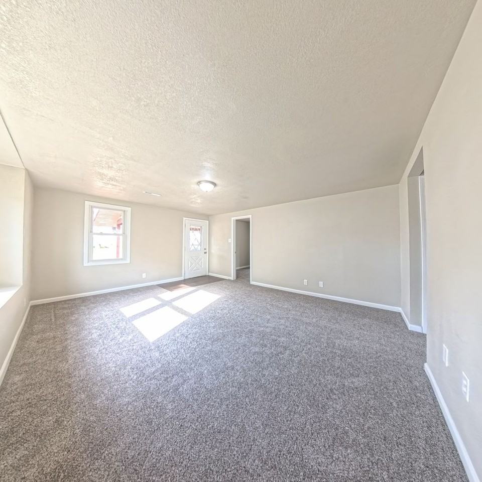 106 Nw 1st St - Photo 7 of 25