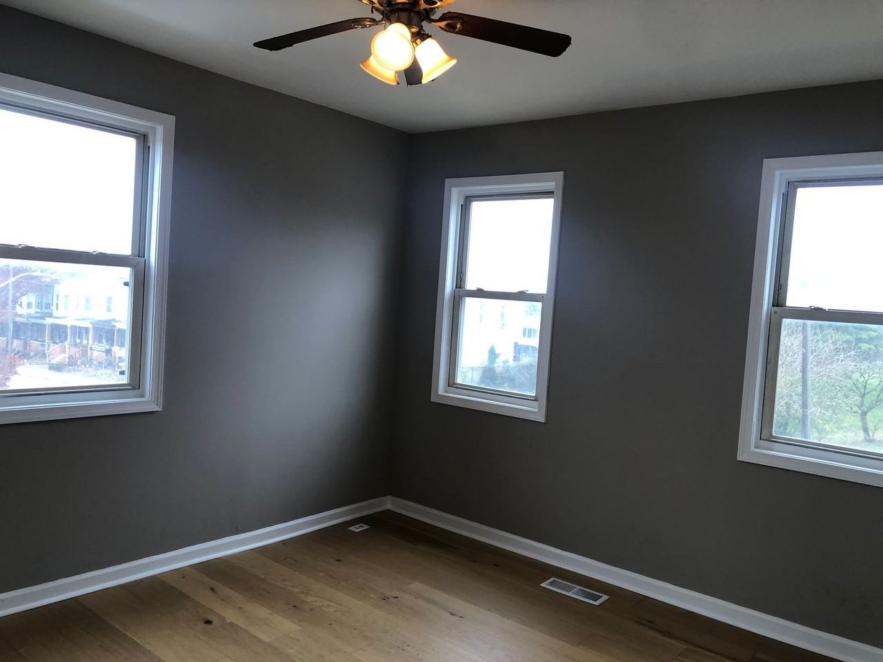 2718 Erdman Ave - Photo 7 of 19