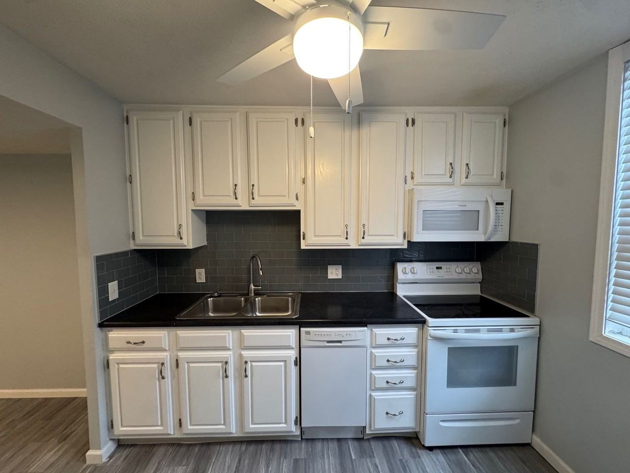 6590 Chaffee Court - Photo 7 of 30