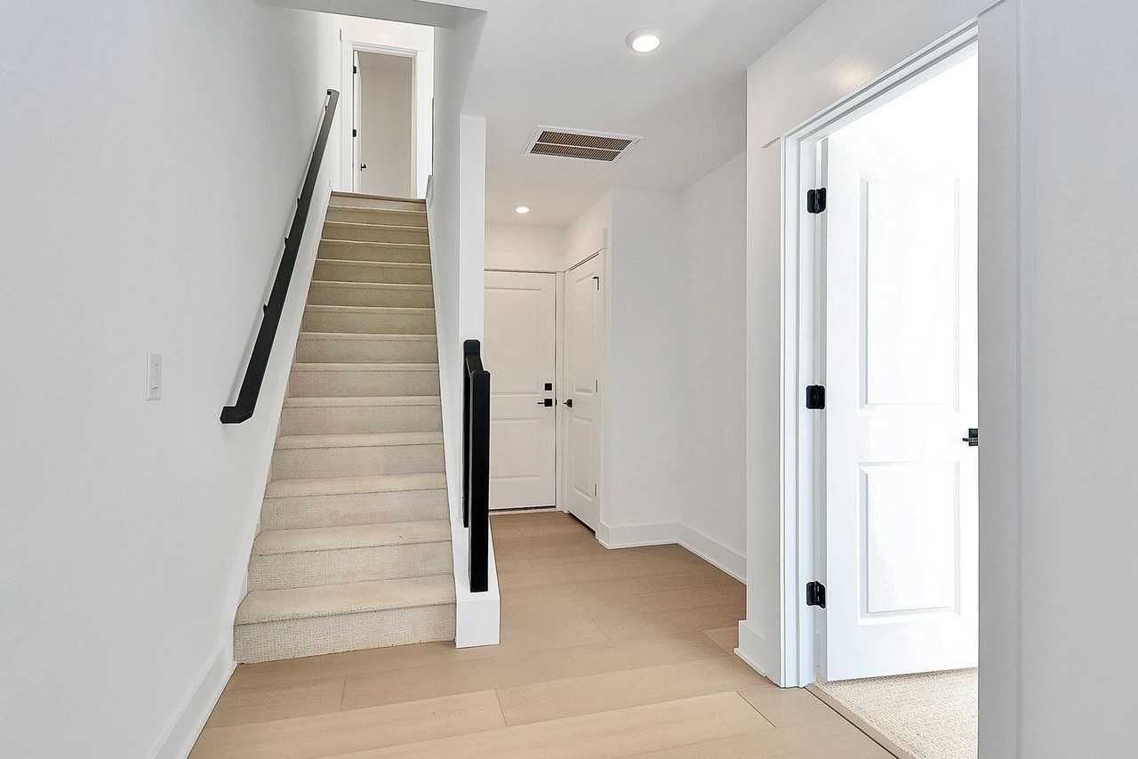 1103 Kokomo Lane - Photo 2 of 35