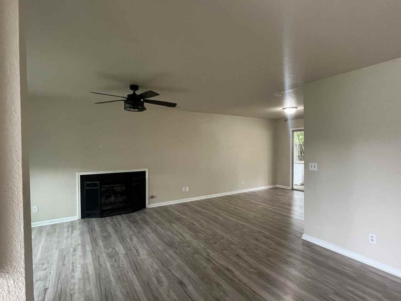 143 North Simon Street - Photo 2 of 13