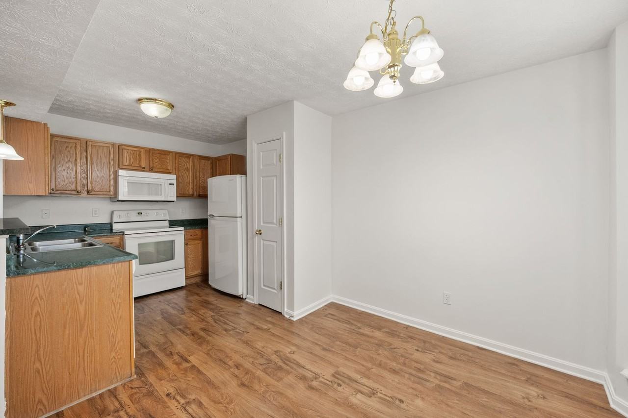 6736 Arbor Creek Drive - Photo 3 of 9