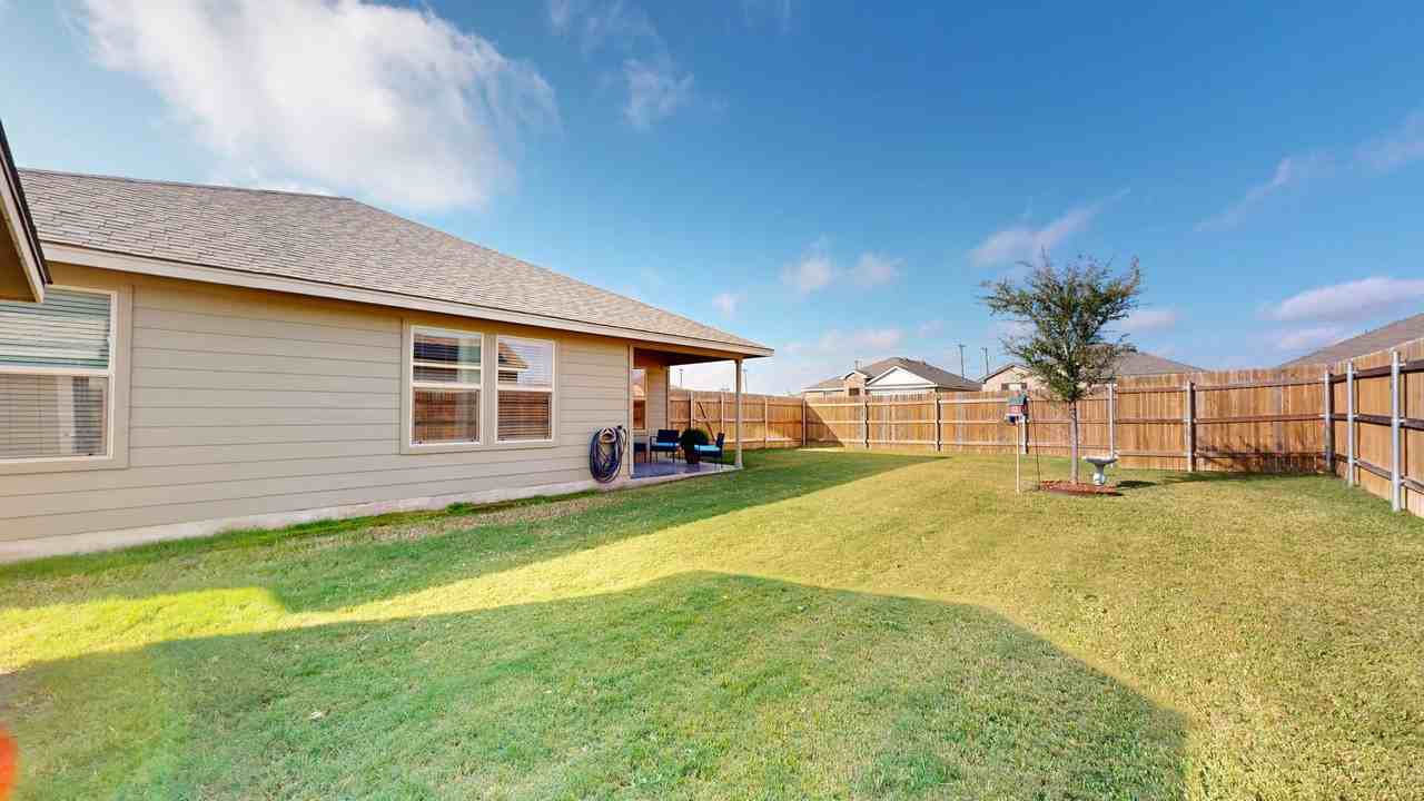 5801 Harriet Tubman Avenue - Photo 6 of 26