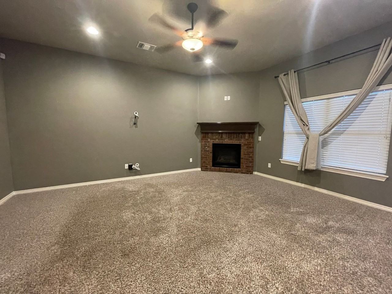 15904 Mendoza Dr - Photo 4 of 29