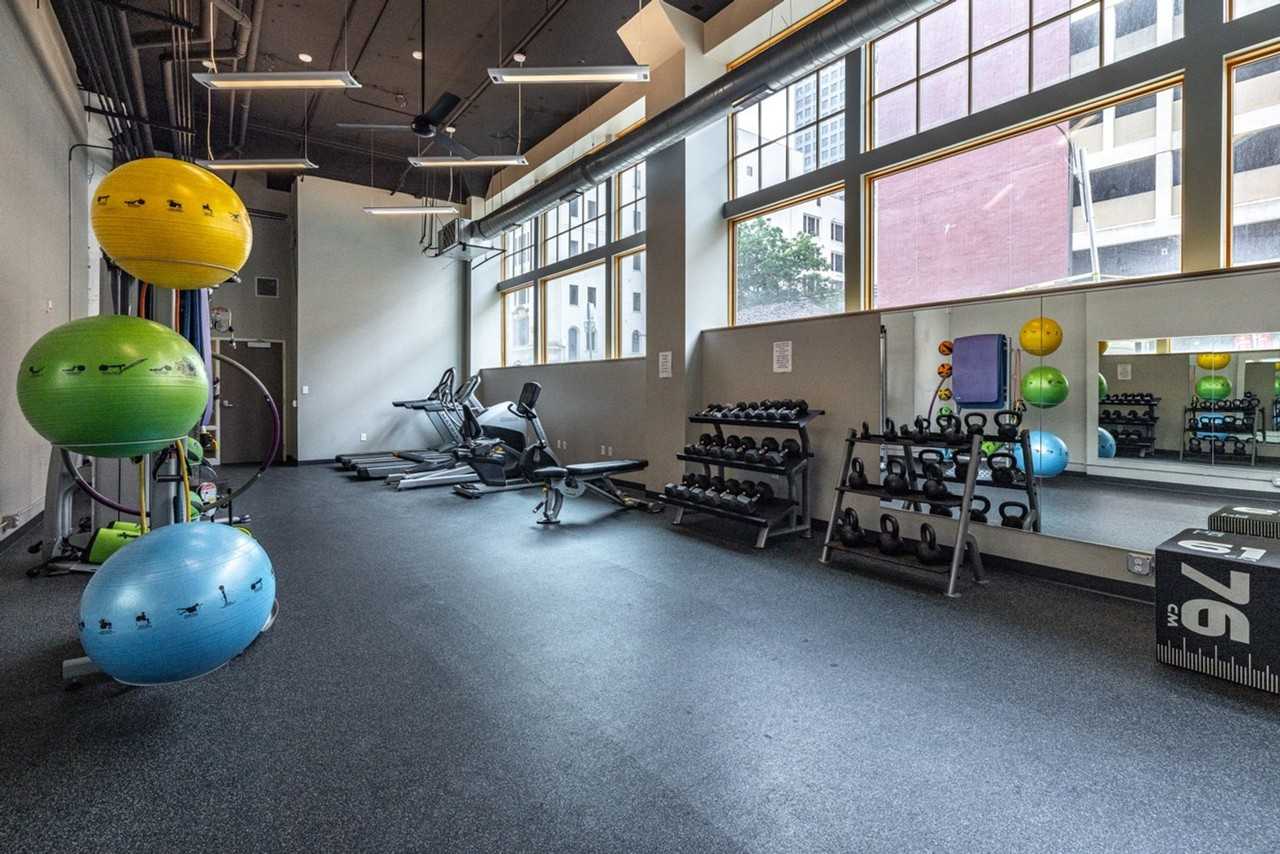 R7 Lofts - Photo 4 of 43