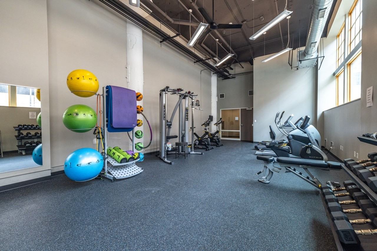 R7 Lofts - Photo 6 of 43