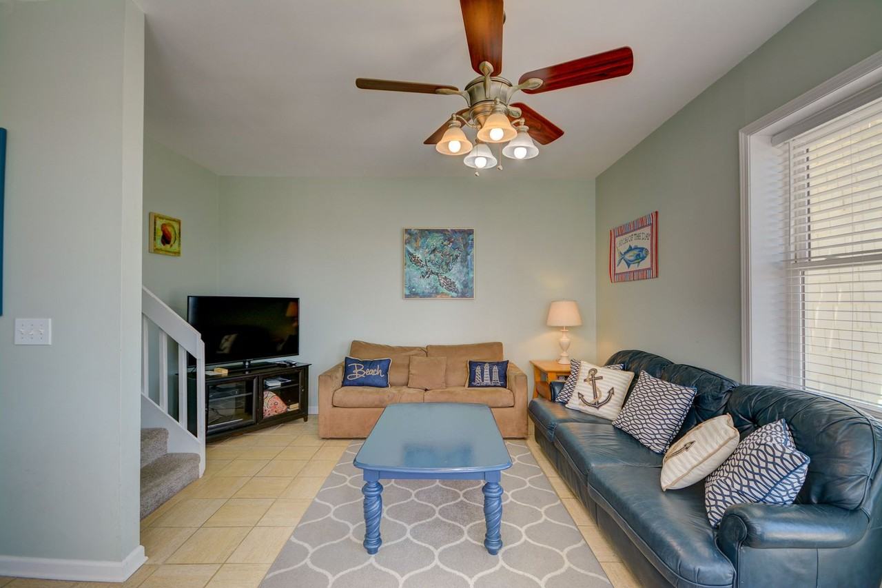 3812 Island Dr - Photo 5 of 29