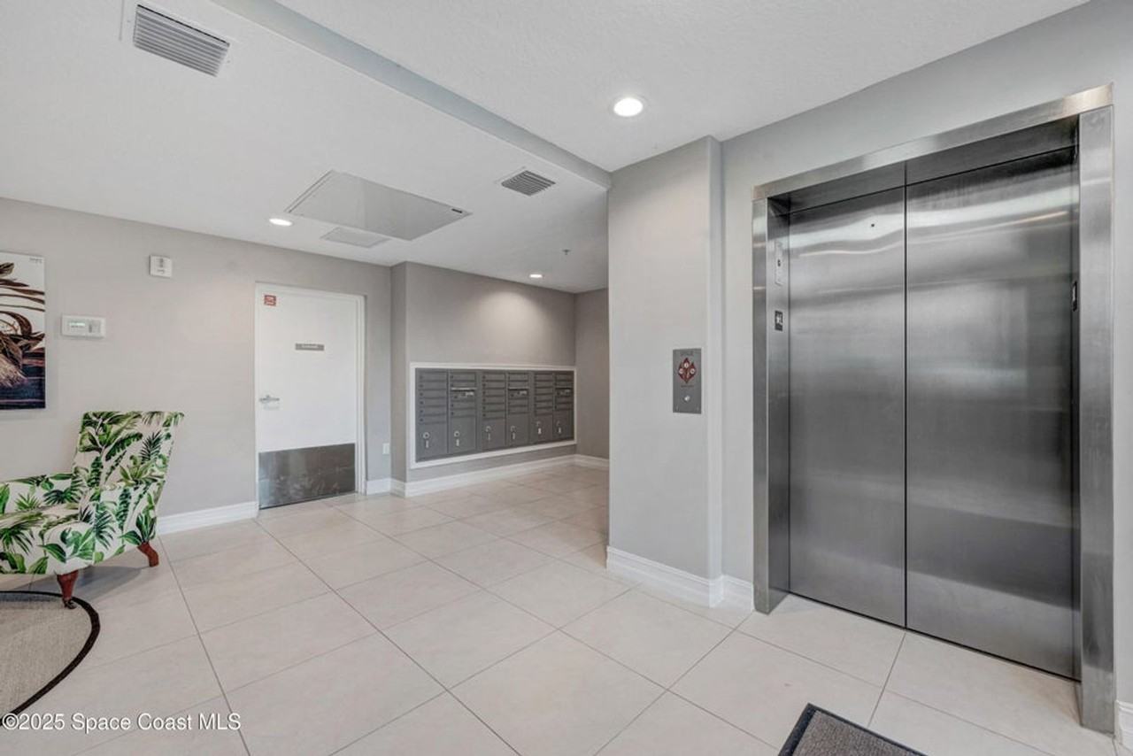 1825 Riverside Dr - Photo 4 of 24