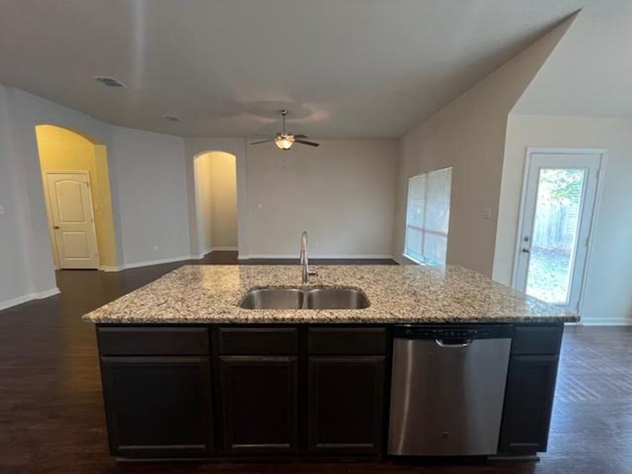 1106 Merganser Way - Photo 4 of 34