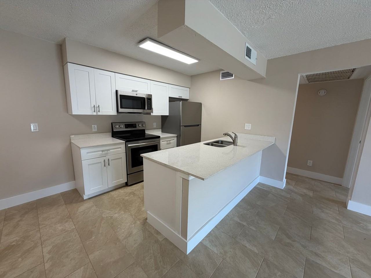 5327 Summerlin Road - Photo 4 of 22