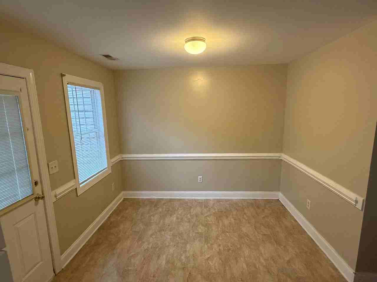 113 Charlotte St - Photo 2 of 15